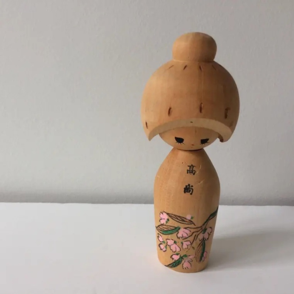 Vintage Japanese Kokeshi Doll Figurine - Picture 4 of 4